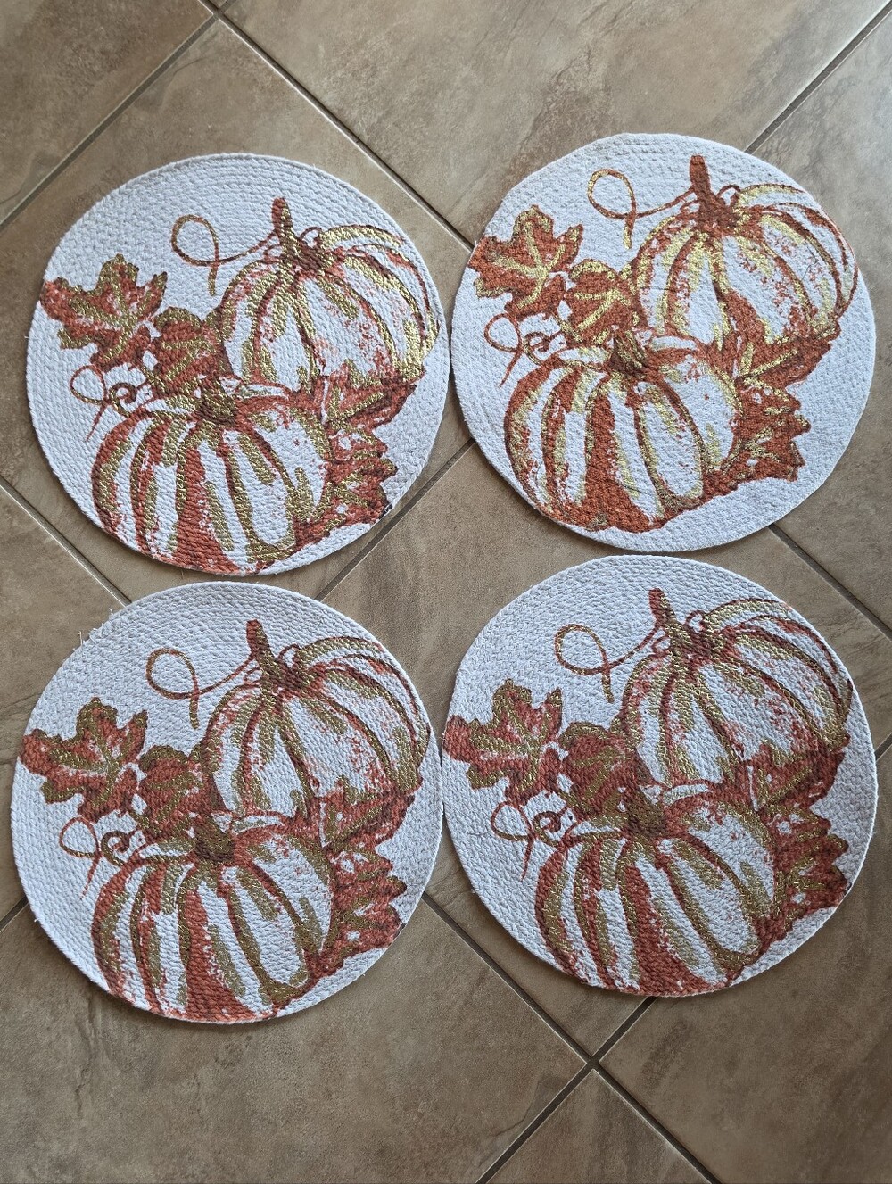 Nicole Miller Home Pumpkin Round Placemats White Orange Metallic Gold Set/4 EUC